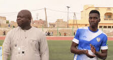 Ismaïla Sarr offre 4 millions de FCfa à l'équipe fanion de Saint-Louis. Après avoir remis une somme de 2 millions de francs CFA à son ancien club, l'année dernière, en tant que parrain d'une journée de championnat, l'international sénégalais a récidivé.