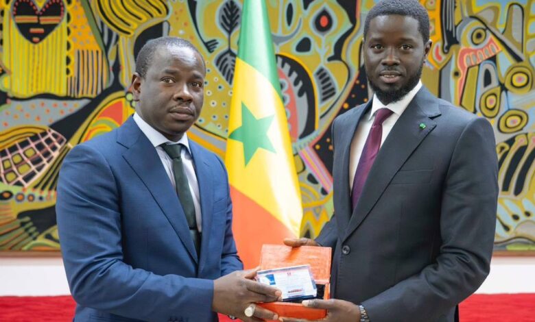 Pétrole : l'échantillon du premier baril président au Président Bassirou Diomaye Faye