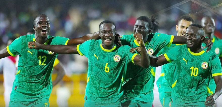 Les Lions battent le Burkina et prennent la première place