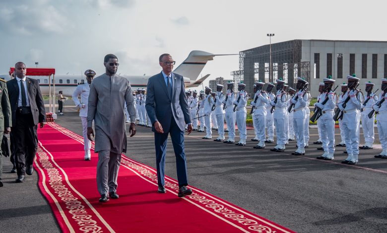 Le président Kagamé hôte de Bassirou Diomaye Faye
