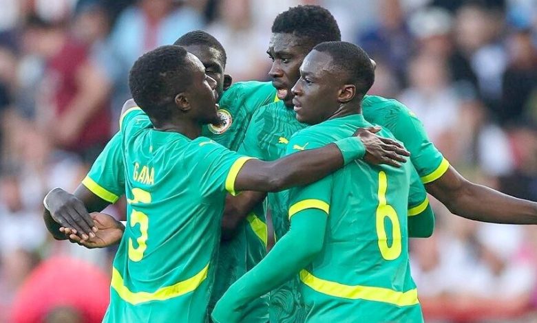 El Hadj Diouf est tombé sous le charme de deux de ses cadets, lors du match RDC-Sénégal