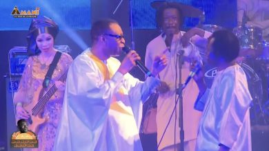 Baba Maal a chanté avec Youssou Ndour à l'occasion de la célébration des 40 ans du Dande Lenol