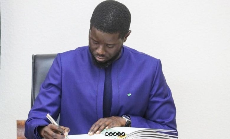 Le Président Diomaye nomme les nouveaux membres de l'OFNAC