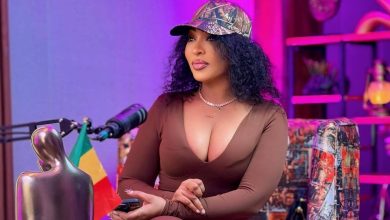 Viviane Chidid, la Reine du Jolof Band, a dévoilé son calendrier du mois de décembre fait d'une longue tournée