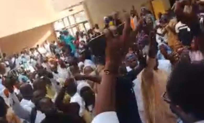 L'APR de l'ex-président Macky Sall est en train de se remobiliser pour faire face au régime Diomaye-Sonko