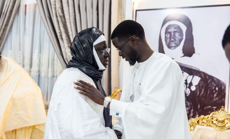 Appel des Layène : le Président Diomaye a rendu visite au Khalife Général Serigne Mouhamadou Lamine Laye en prélude à la 146ᵉ édition de la ziarra célébrée ce début de semaine.