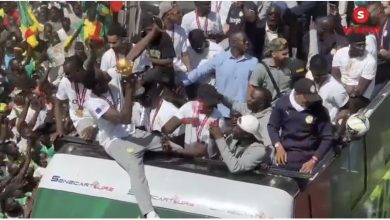 Champions d'Afrique 2025, les Lions ont regagné Dakar ce lundi soir et sont en train d'être célébrés par les Sénégalais.