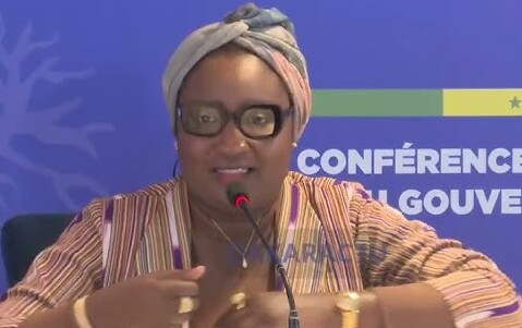 Pluies de bonnes nouvelles de Khady Diène Gaye sur Pape Thiaw