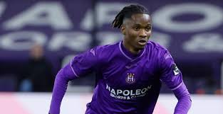 Moussa Ndiaye, jeune défenseur central sénégalais très prometteur, est annoncé en Allemagne, pour un prêt à Shalke 04