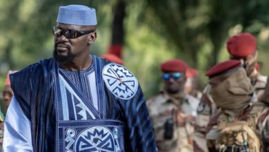 Mamadi Doumbouya brille par des mesures tonitruantes depuis son retour en Guinée