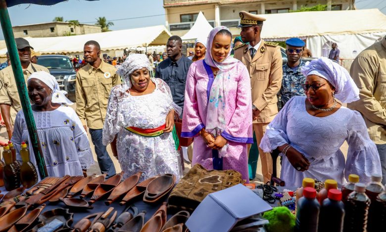 Absa Faye, la Première Dame, était avec les femmes handicapées à Ziguinchor