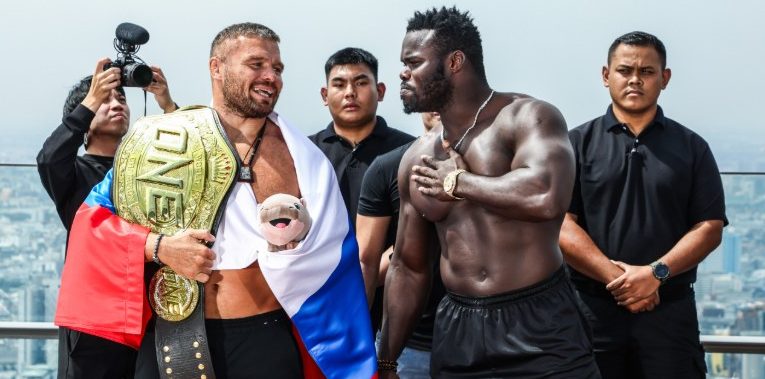 Battu par KO, Reug Reug perd son titre mondial