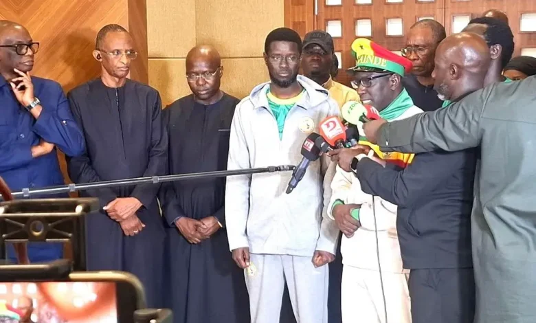 Le Président Diomaye déroule le tapis aux supporters libérés du Maroc