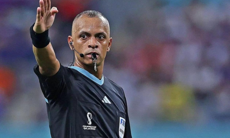 L'arbitre du match d'ouverture au sifflet de Sénégal-Norvège