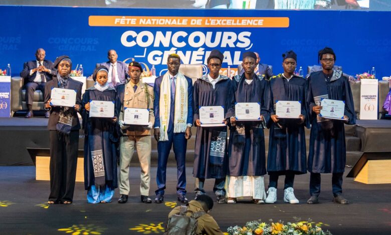 Le Président Diomaye célèbre les meilleurs élèves du Sénégal