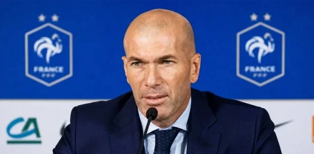 Début de l’ère Zinédine Zidane chez les Bleus