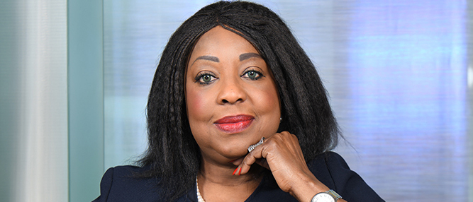 Fatma Samoura revient au devant de la scène, en passant du football au basket
