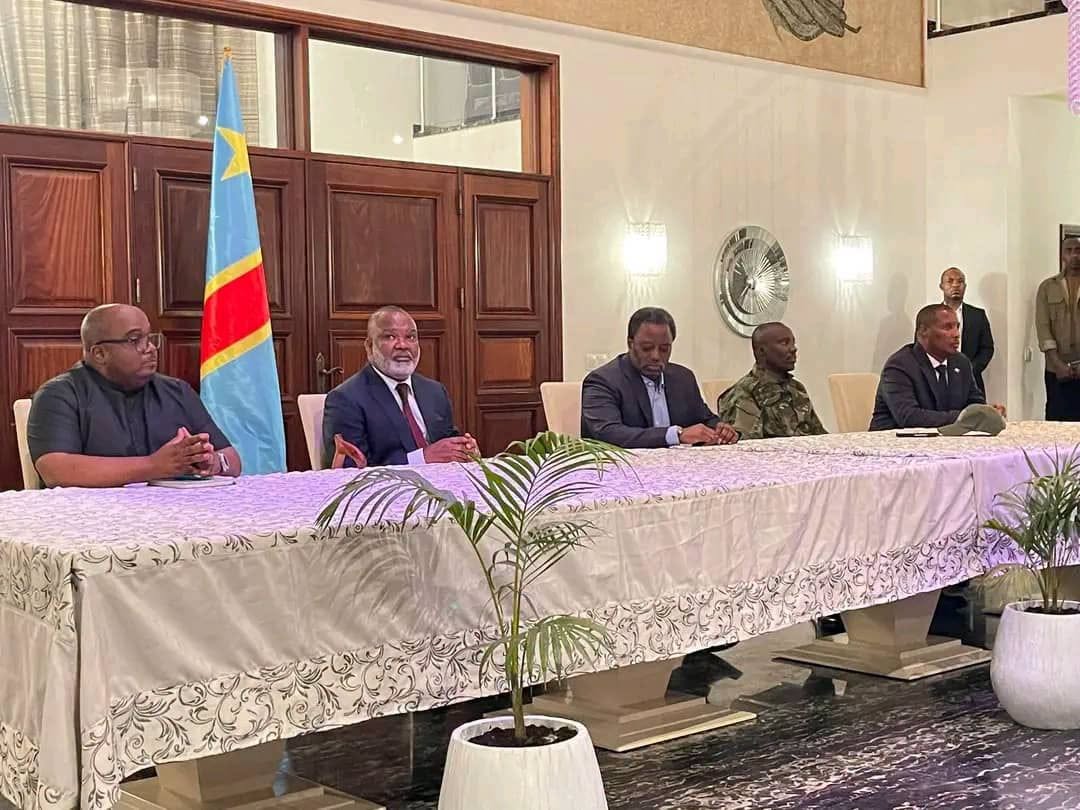 Joseph Kabila et ses camarades lors du lancement du mouvement
